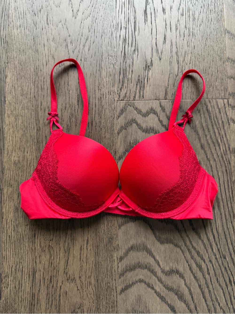 Victoria Secret Bombshell Plunge Double Push-up Bra Size 34A